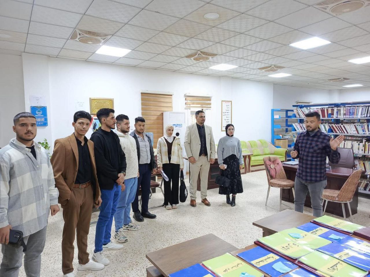 Central Library Welcomes First-Year Students from the Department of Political Science